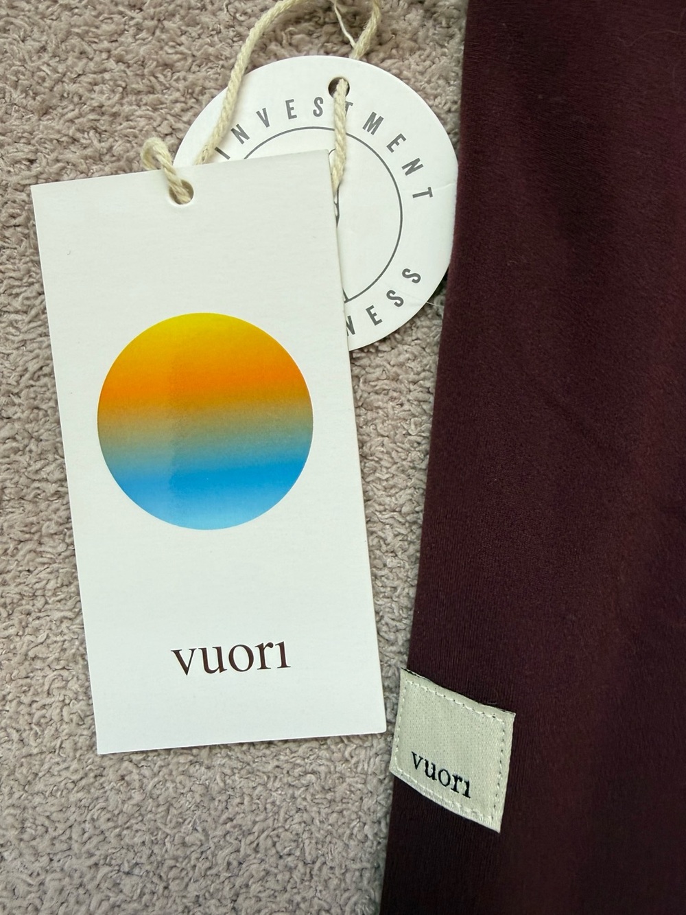 Vuori - AllTheFeels Slim Flare - CERISE - NWT - Picture 3 of 7